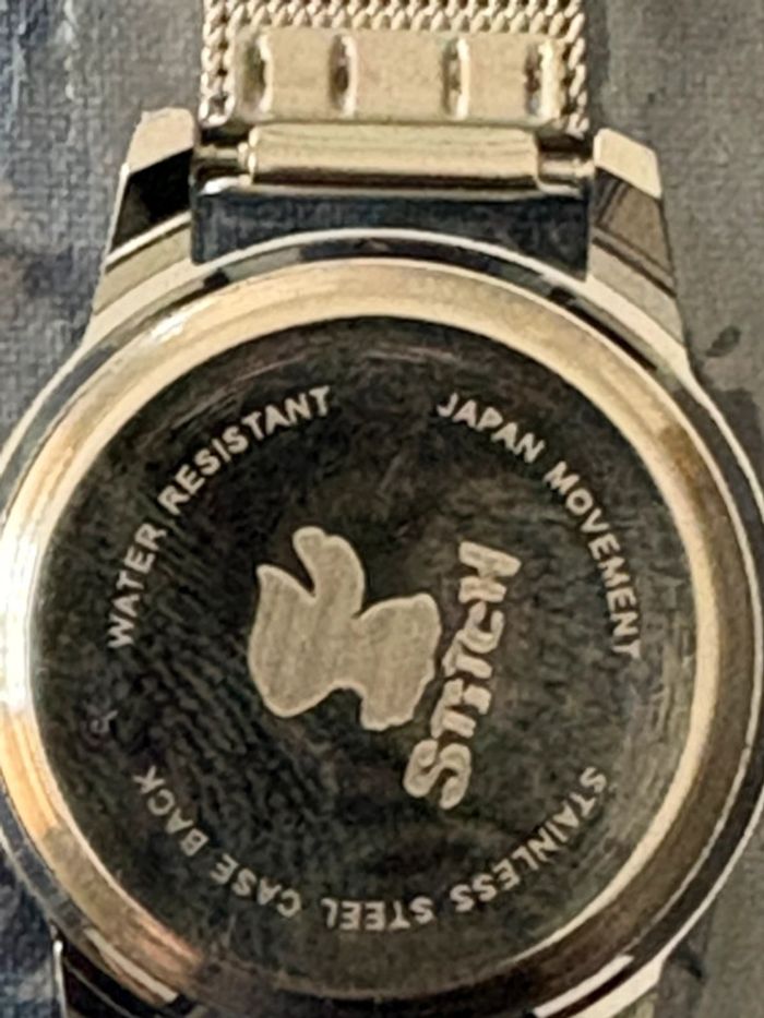 Montre Stitch neuve argenté - photo numéro 3