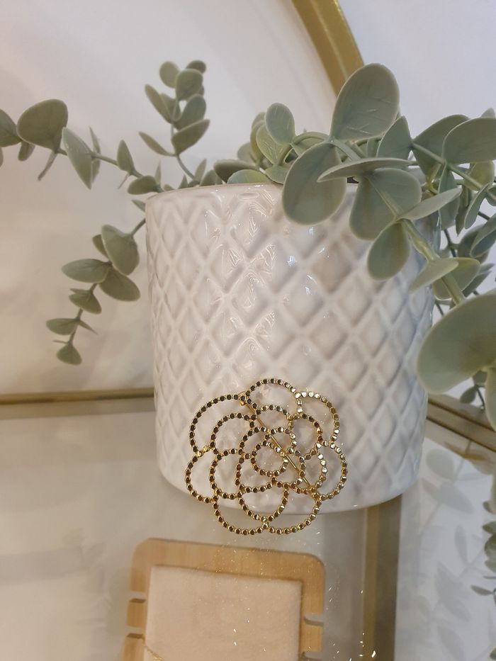 Broche Fleur acier inoxydable doré