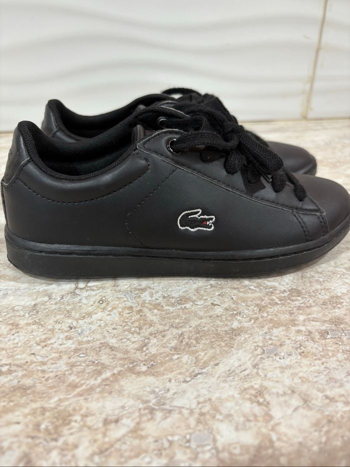 Basket sneaker carnaby Lacost garçon lacoste pratiquement neuve taille 31 - photo numéro 2