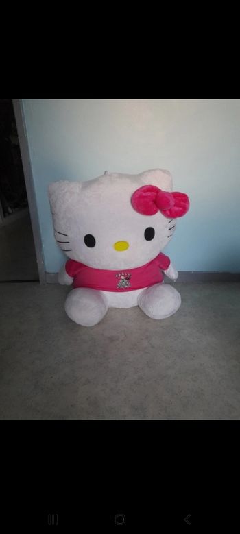Gros peluche hello kitty