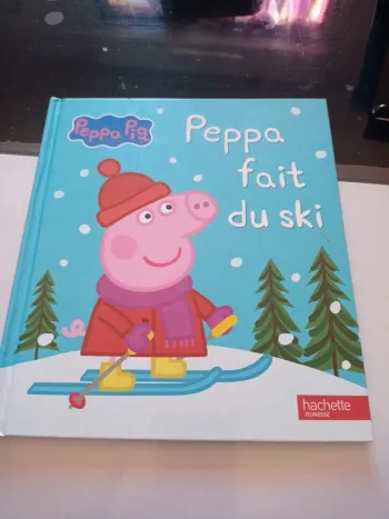 Livre Peppa pig fait du ski