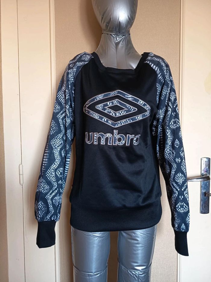 Sweat Été. Umbro. (A35)