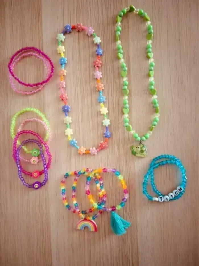 Lot bijoux fantaisie enfant - photo numéro 7