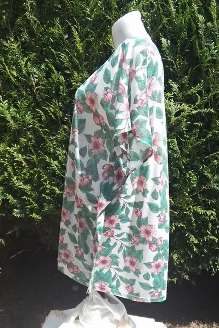 Tunique style chauve-souris légèrement transparente taille L H&M - photo numéro 3