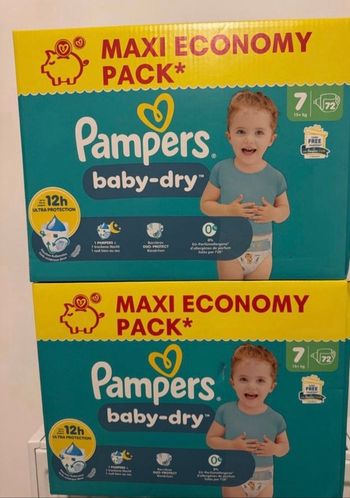 Lot de 2 cartons couches Pampers taille 7
