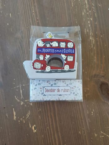 Dévidoir à ruban adhésif enfant " en route pour l'école" neuf
