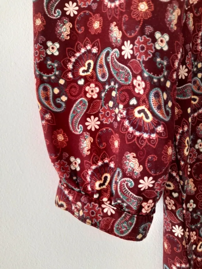 Robe longue resserrée à la taille. - photo numéro 4