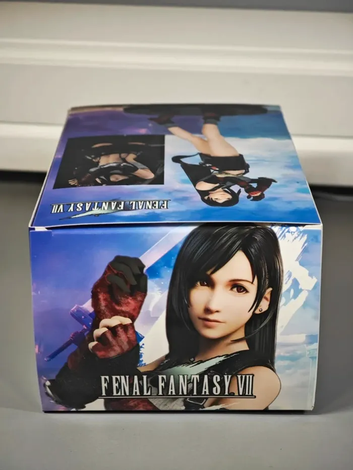Figurine Final Fantasy VII : Tifa 20cm neuve avec boîte - photo numéro 11
