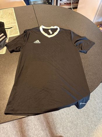 T shirt adidas