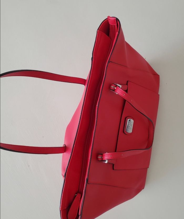 👜 Sac cabas GUESS rouge – intérieur léopard 🐆 - photo numéro 3