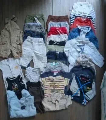 Gros lot 32 vêtements bébé garçon – 9 mois – très complet