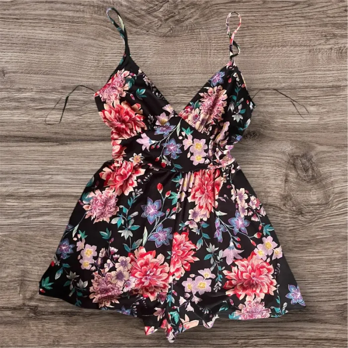 magnifique combinaison short décolleté devant et derrière fleurie taille S Bershka - photo numéro 3