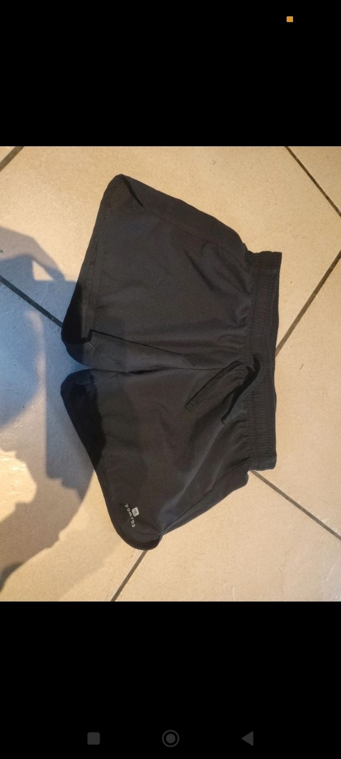 Short fille - photo numéro 2