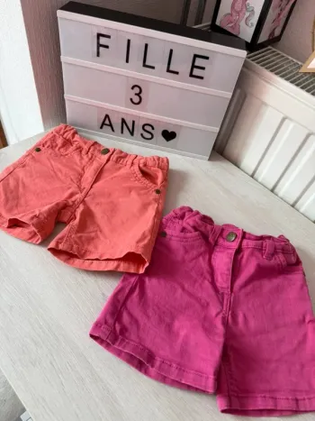 2 shorts réglables Pure basic 3 ans