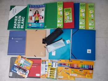 Lot fournitures scolaires Neuves