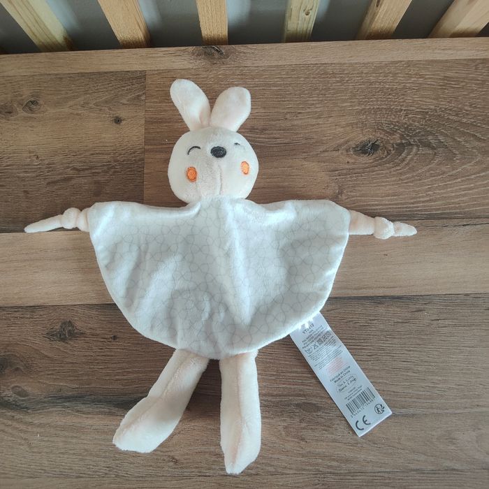 Lapin Tom et kiddy pétales