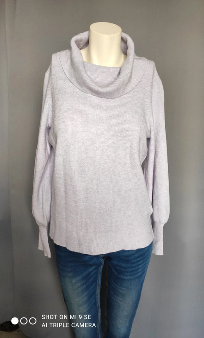 Pull col roulé mauve taille 40 neuf sans étiquette