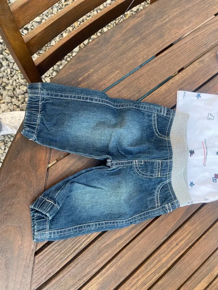 2 ensembles et un pyjama 6 mois - photo numéro 10