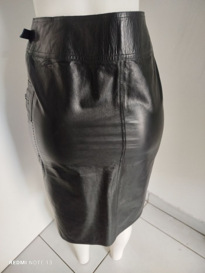#kytie38femme. Jupe en cuir taille 38 - photo numéro 3