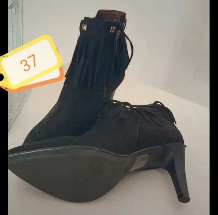 Superbes bottines à franges pointure 37 - photo numéro 2