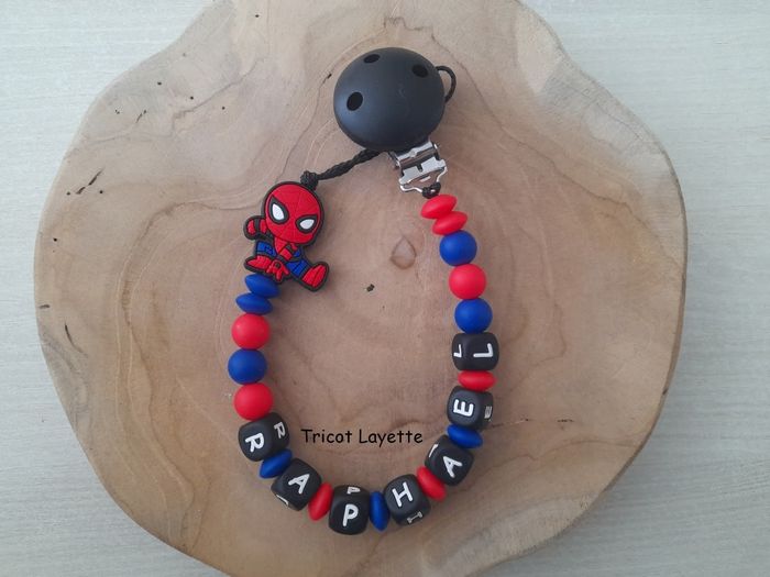 Attache tétine spiderman