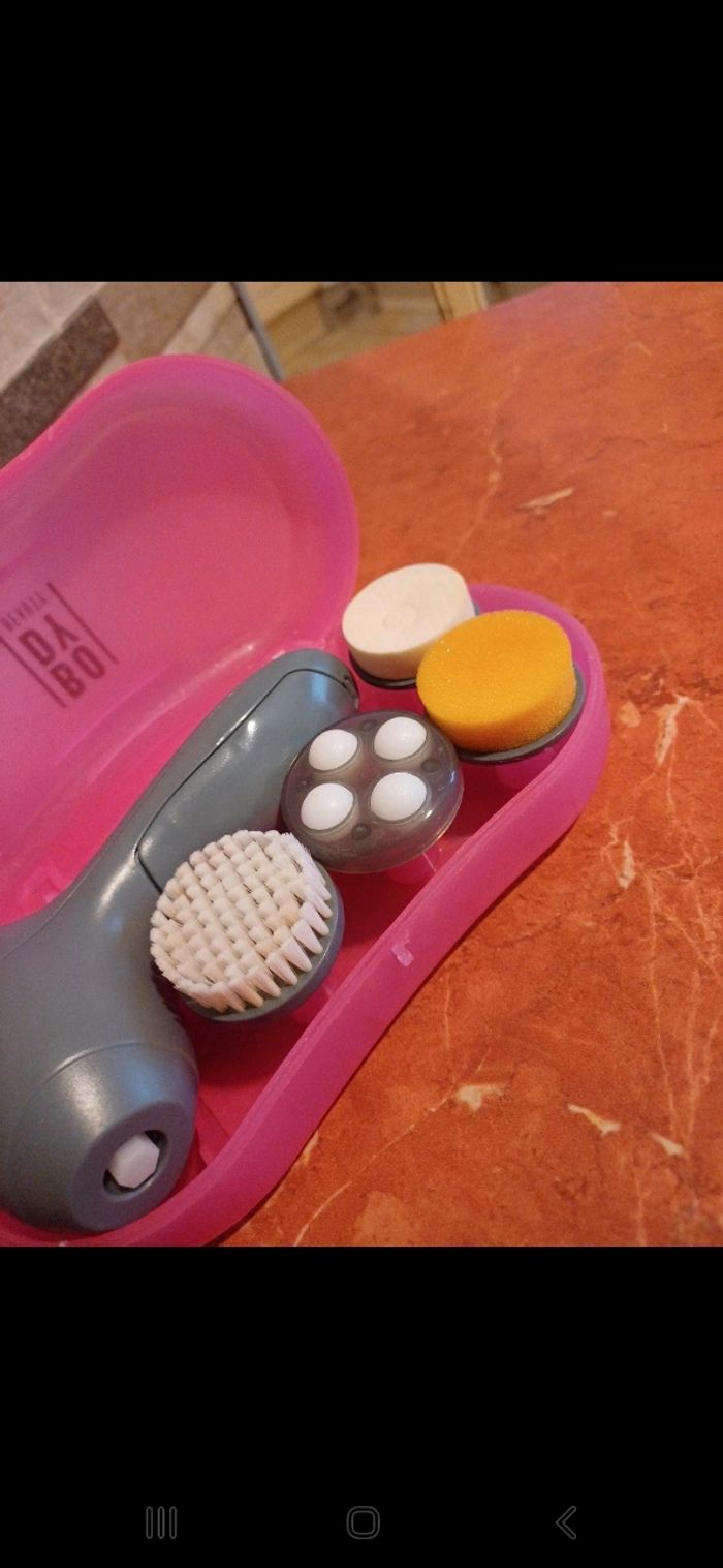 Brosse nettoyante pour le visage - photo numéro 2