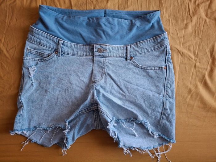 Short maternité
