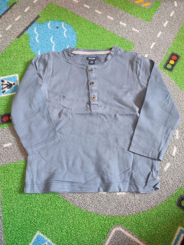 t-shirt gris