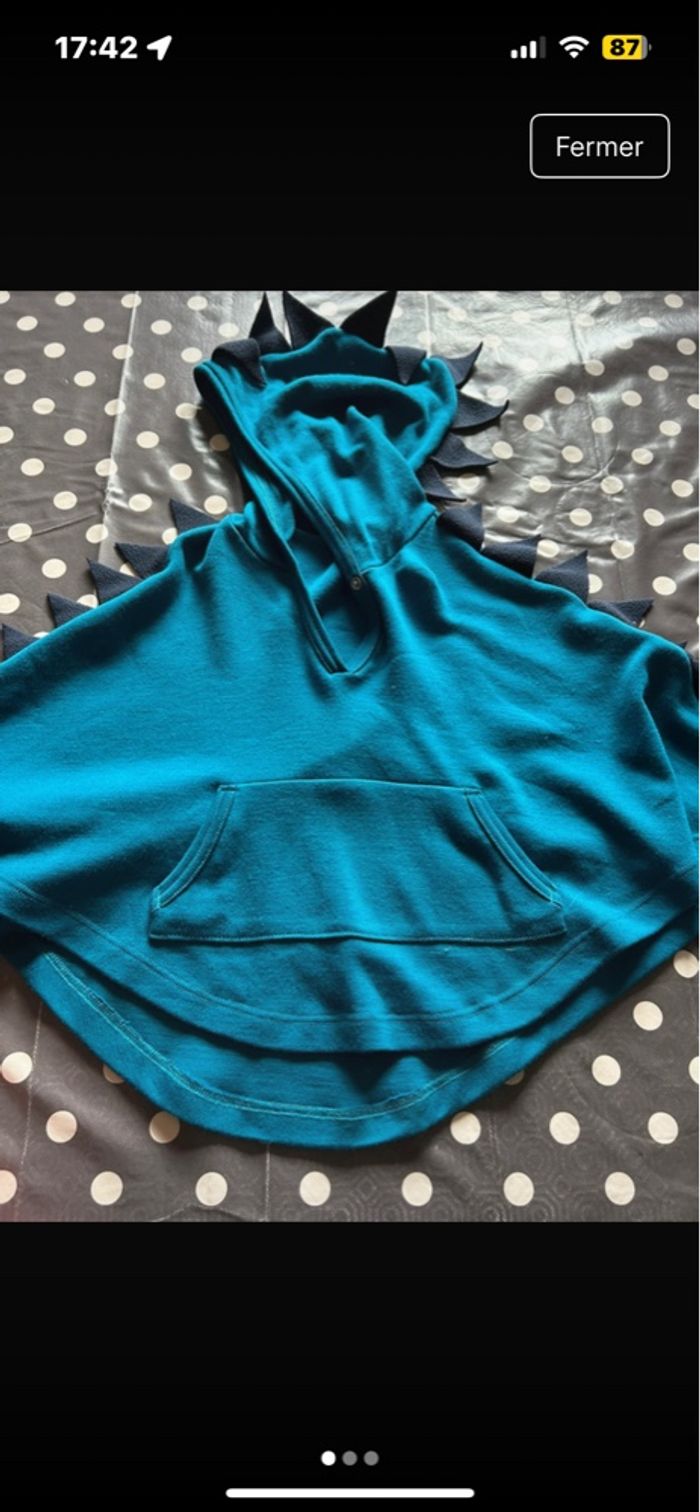 Cape dino et moufles laine