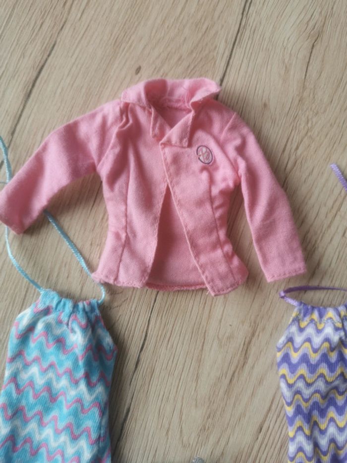 Lot 3 robes et 1 veste barbie - photo numéro 5