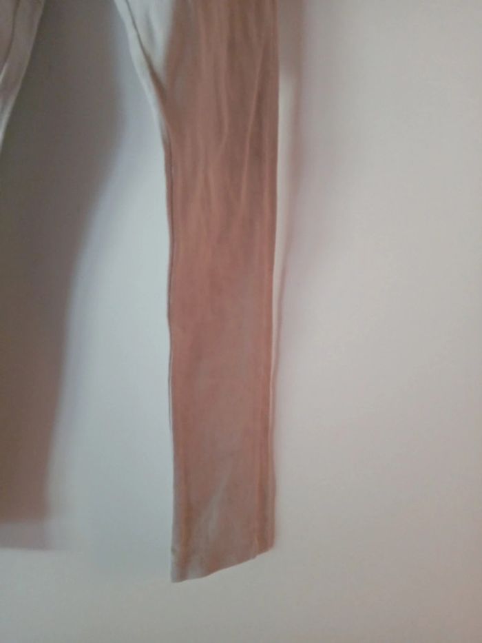 Joli legging blanc. 4 ans - photo numéro 5