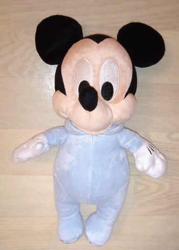Doudou peluche Mickey Disney Baby Disneyland Paris