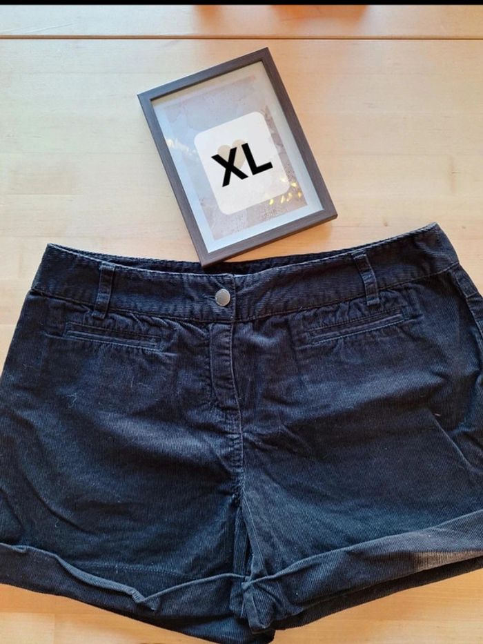 Short pour Femme taille XL Marque Etam en très bon état