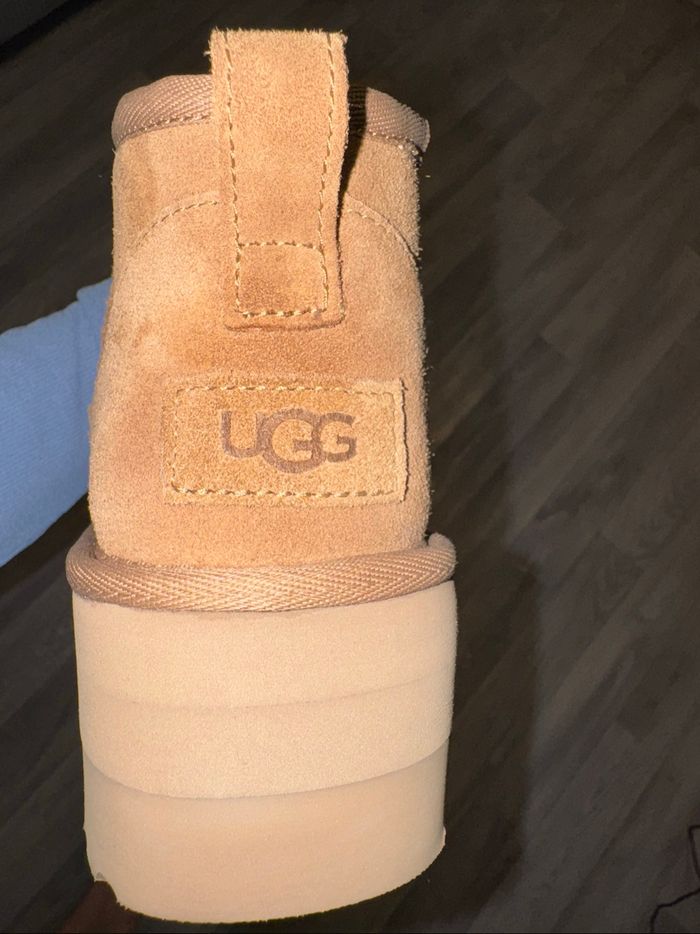 UGG plateforme neuve camel - photo numéro 5
