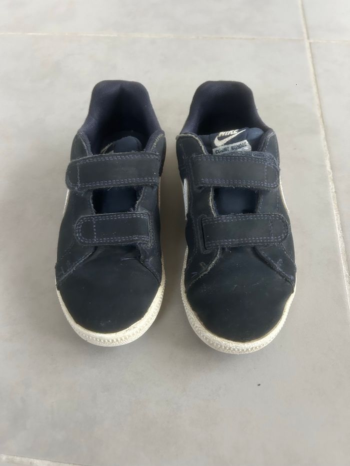 Baskets Nike pointure 29,5 bon état - photo numéro 3