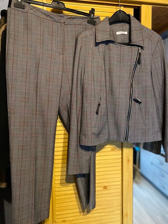 Tailleur pantalon Julie Guerlande - photo numéro 4