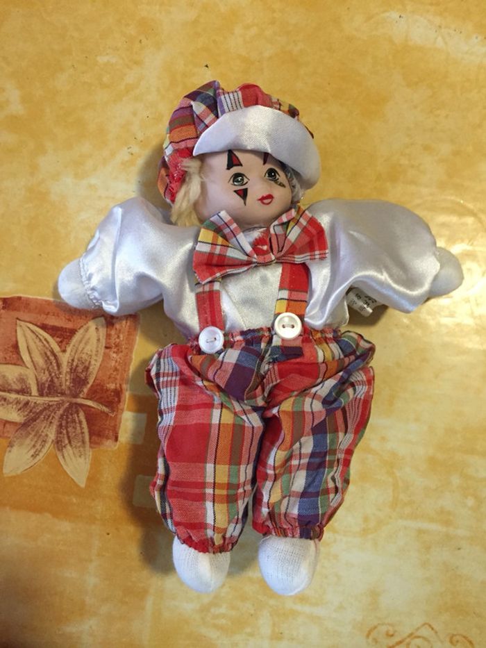 Mini clown