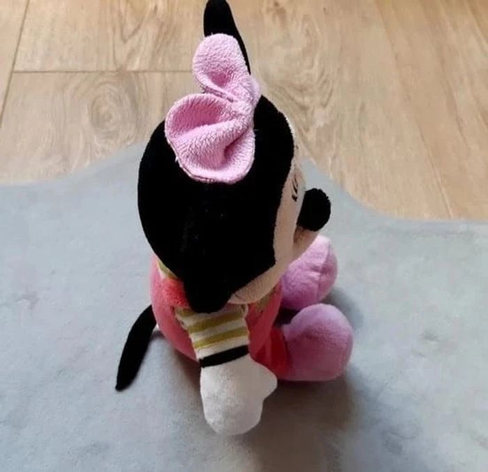peluche disney minnie nicotoy environ 25 cm en très bon état - photo numéro 3