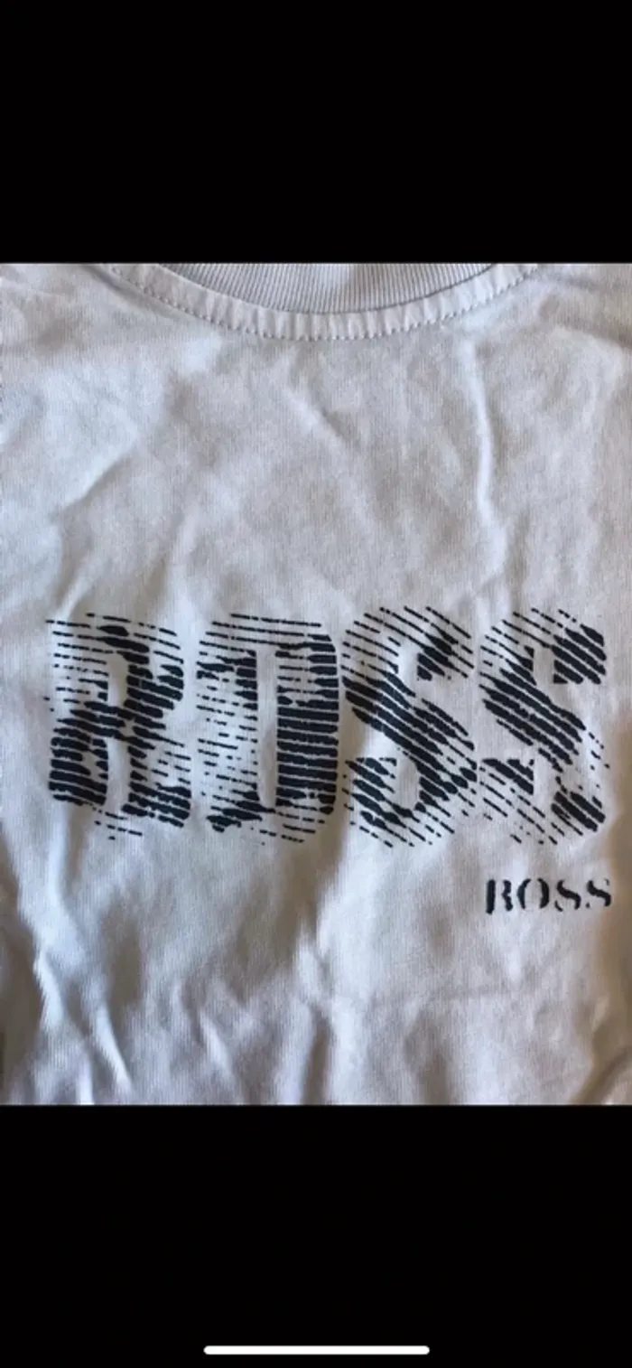 T-shirt Hugo boss taille 3 ans - photo numéro 2