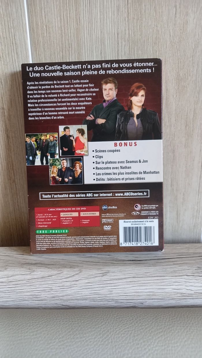 Castle l'intégrale de la saison 2 - photo numéro 2