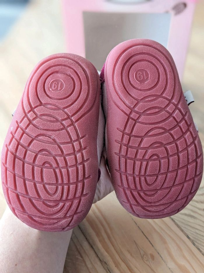 Chaussure premier pas - taille 18/19 très bon etat - photo numéro 3
