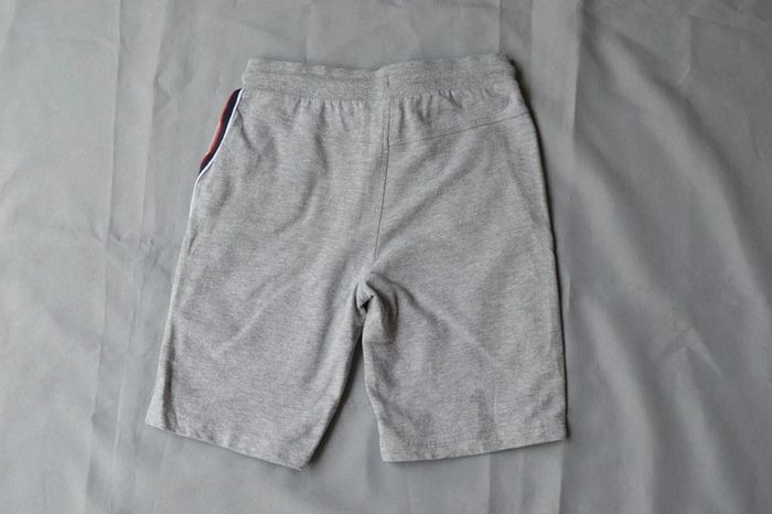 short gris taille 7 ans / 122 cm - photo numéro 3