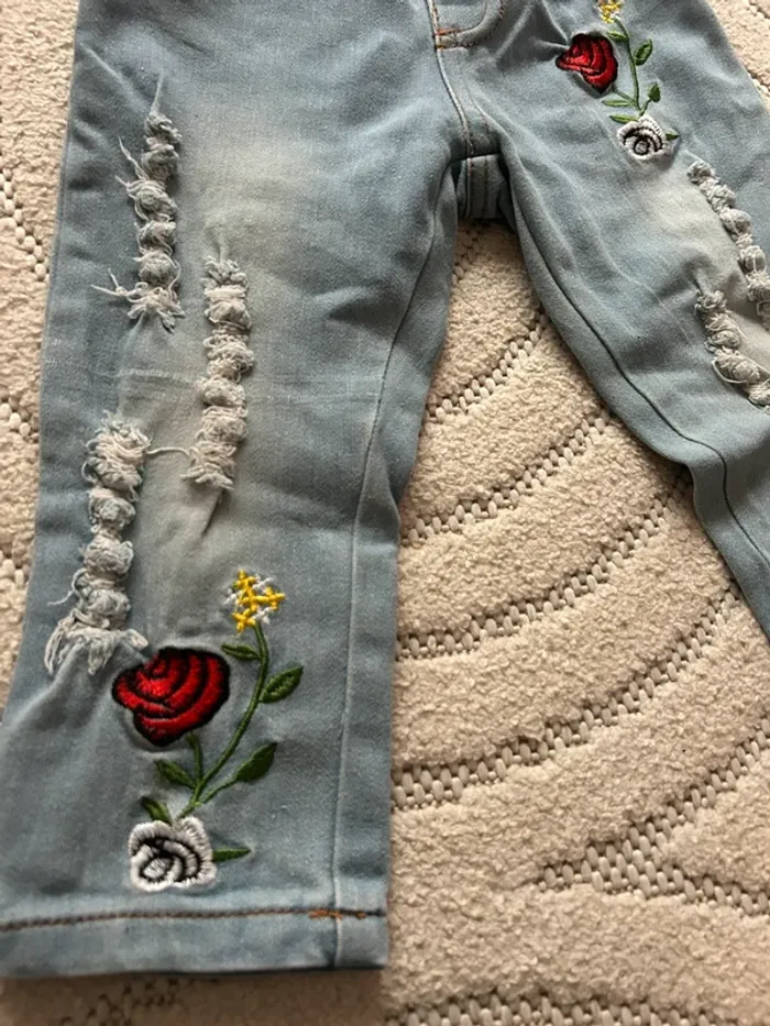 Jean avec roses - photo numéro 2