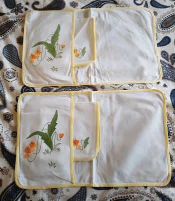 Lot de 2 sets de table blanc et jaune