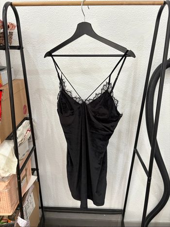 Nuisette à bretelles noir effet velours avec dentelle Undiz - Taille M