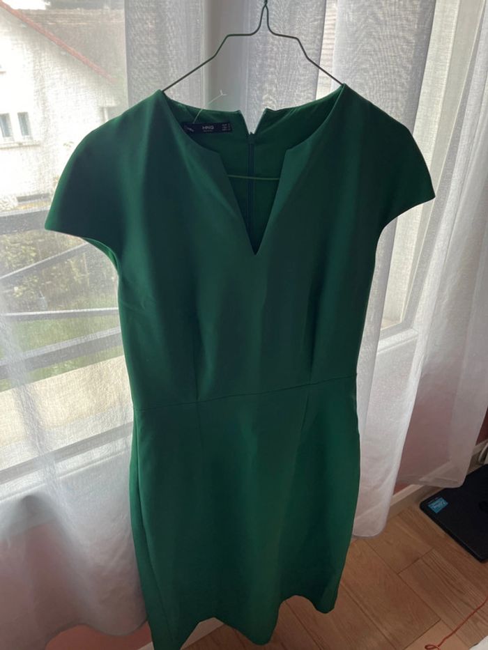 Robe droite manches courtes