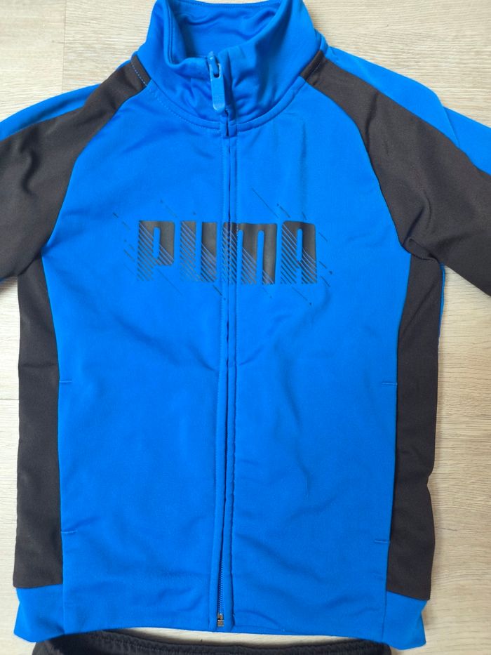 Ensemble de survetement puma taille 5-6 ans tres bonne etat - photo numéro 3