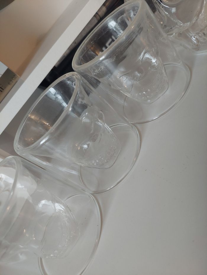 Service  carafe + 6 verres transparents tête de mort halloween TBE ☠️ - photo numéro 3