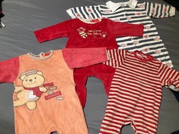 Lot de 11 vêtements 9mois