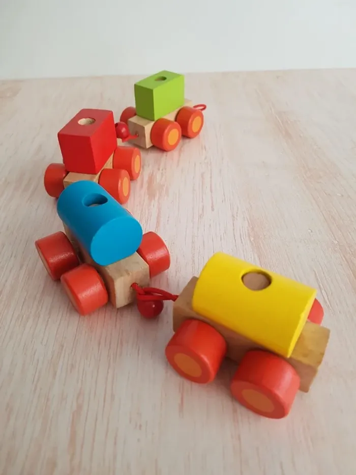 Voitures Auzou, totem et blocs de construction en bois - photo numéro 11